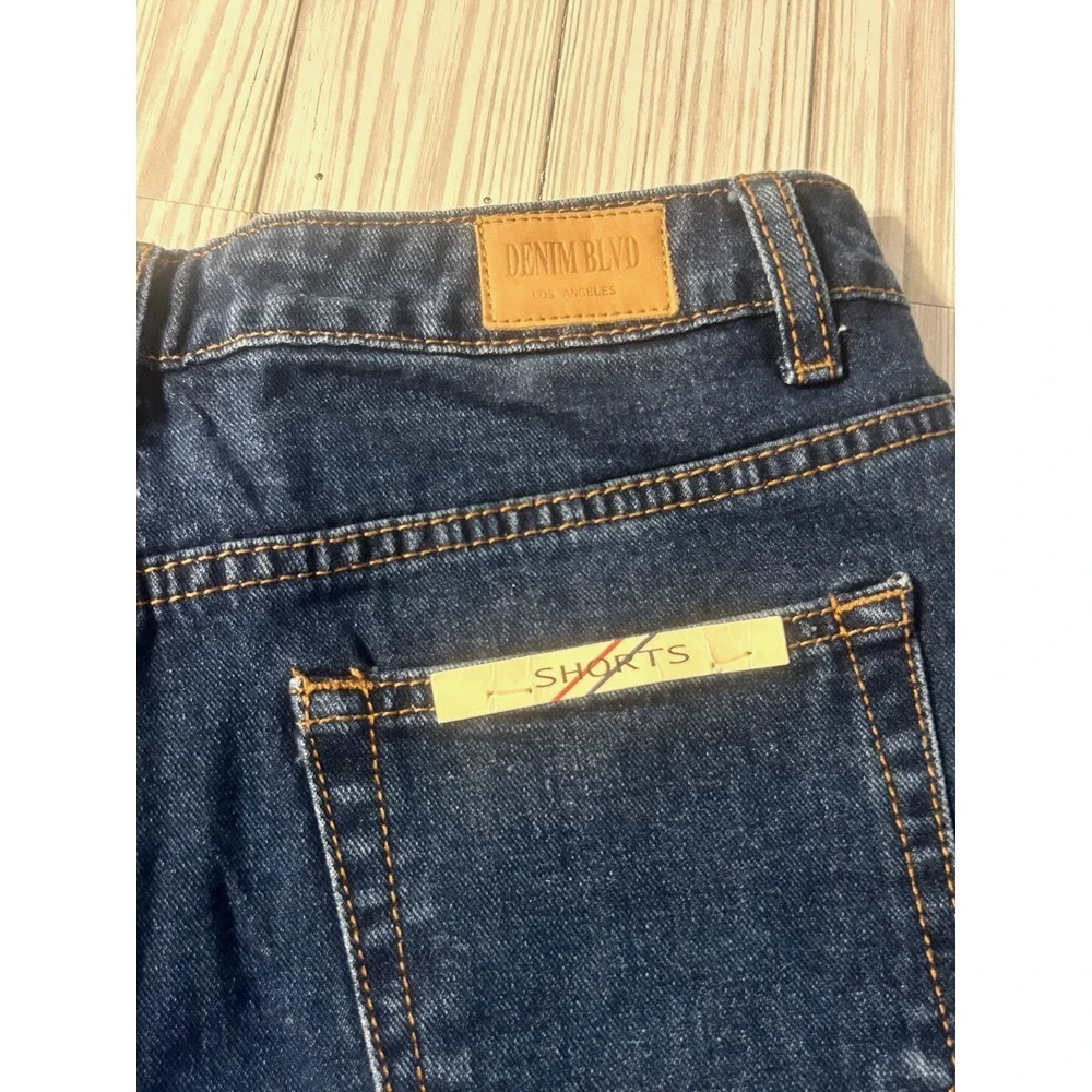 NWT Denim Blvd Bedazzled Distressed Bling Dark‎ Denim Shorts Blue Size SMALL